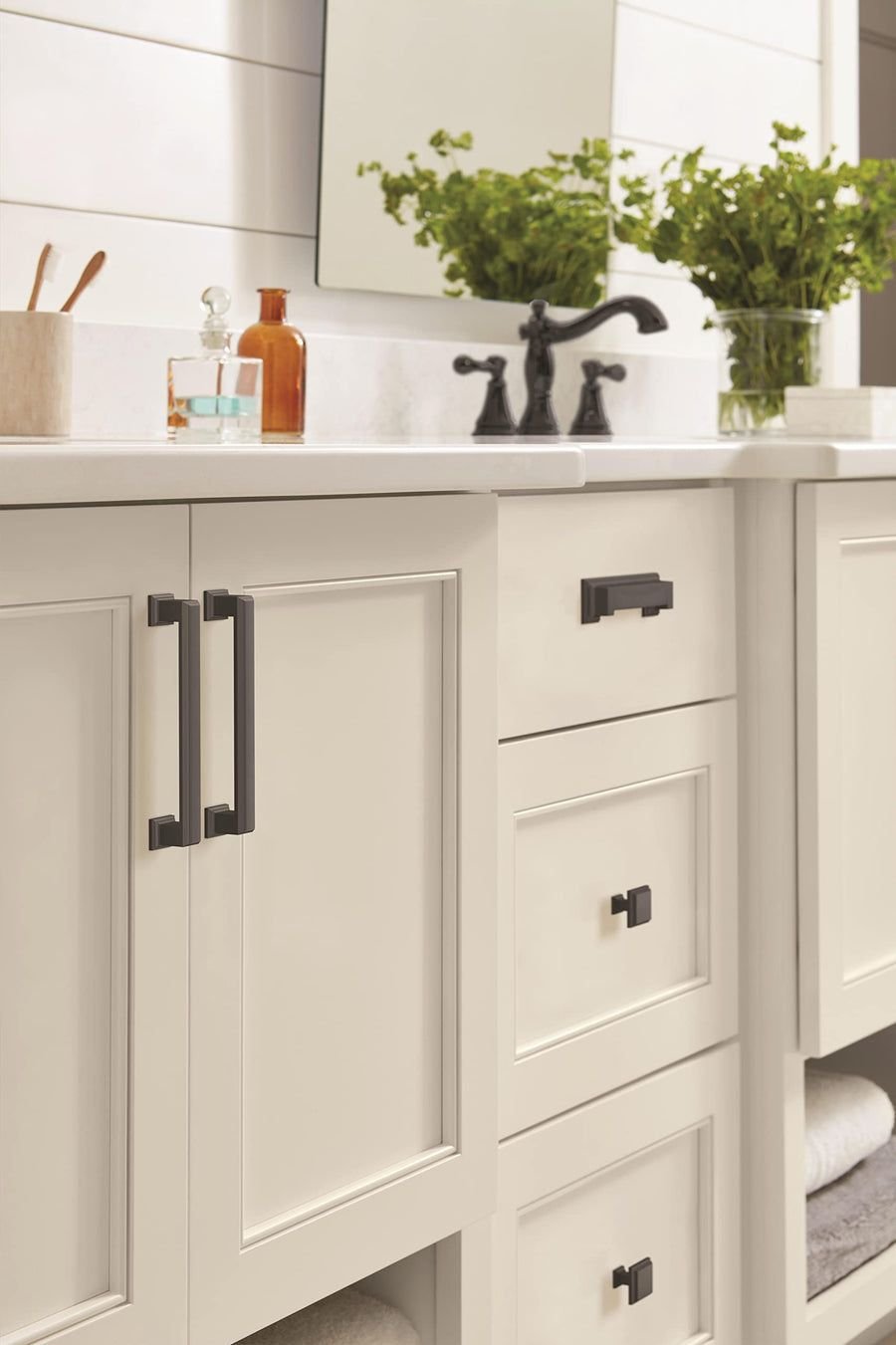 Kitchen idea with the Amerock Cabinet Pull Matte Black 5-1/16 inch (128 mm) Center-to-Center, Amerock