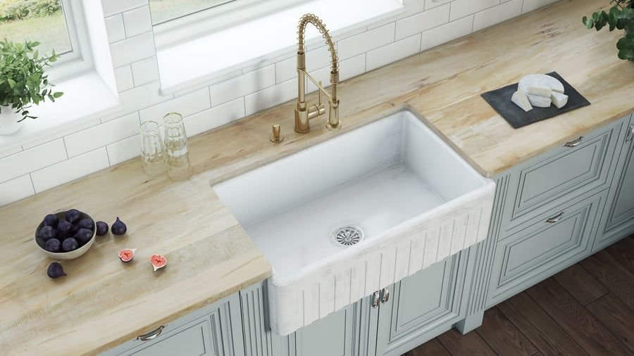 Kitchen idea with the Ruvati 33 x 20 inch Fireclay Reversible Farmhouse Apron-Front Kitchen, Ruvati