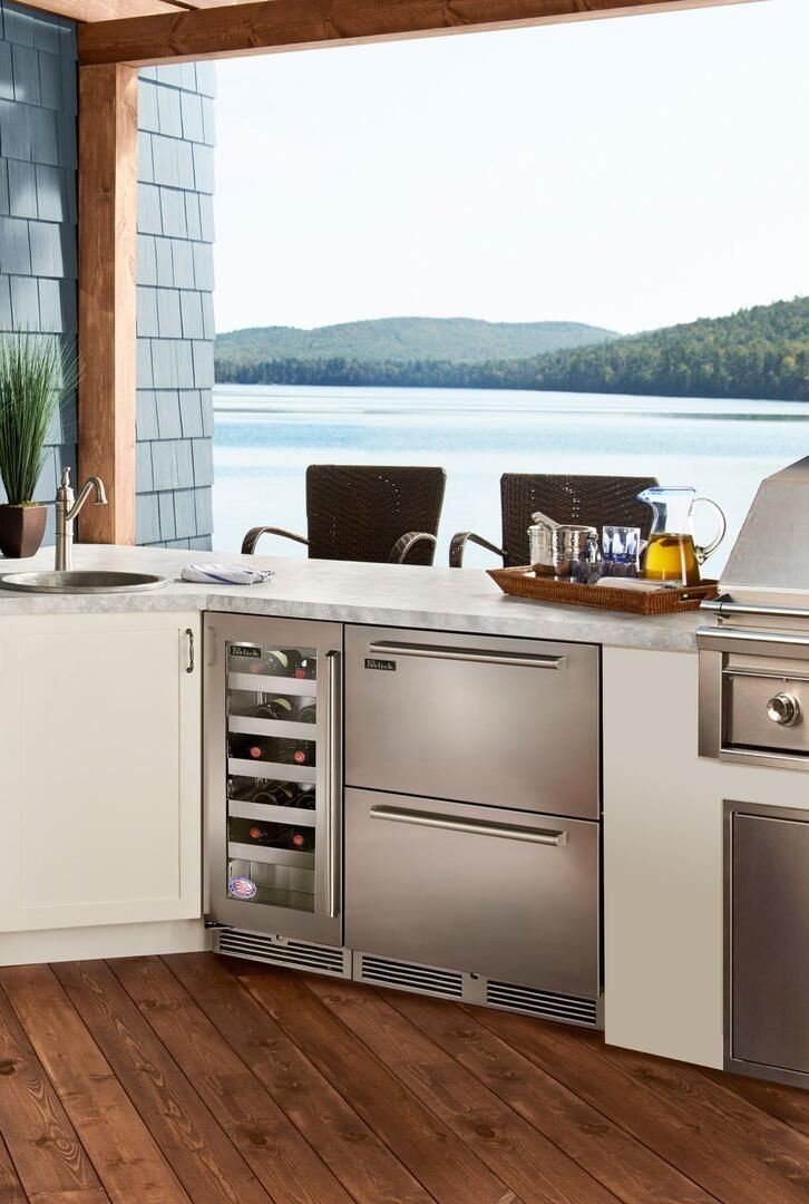 Living room idea with the Perlick Signature Series 15-Inch Built-In Single Zone Wine Cooler with, Perlick