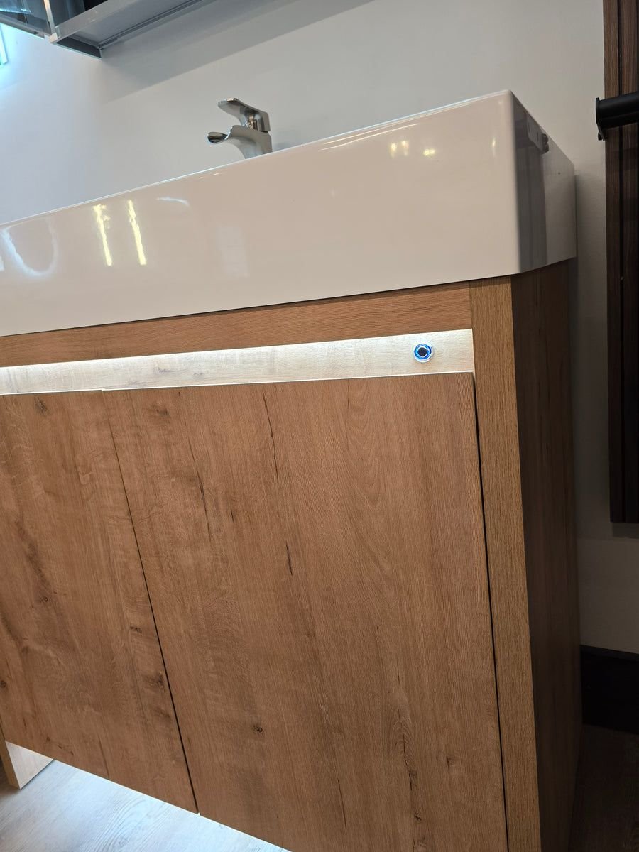 Bathroom idea with the 36" Capri Classic Oak Vanity with an Acrylic Basin, Waterfall Faucet, Showroom