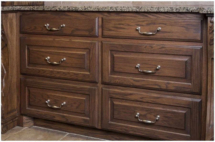 Kitchen idea with the Jeffrey Alexander 718BNMDL 128 mm Center-to-Center Distressed Pewter G, Jeffrey Alexander