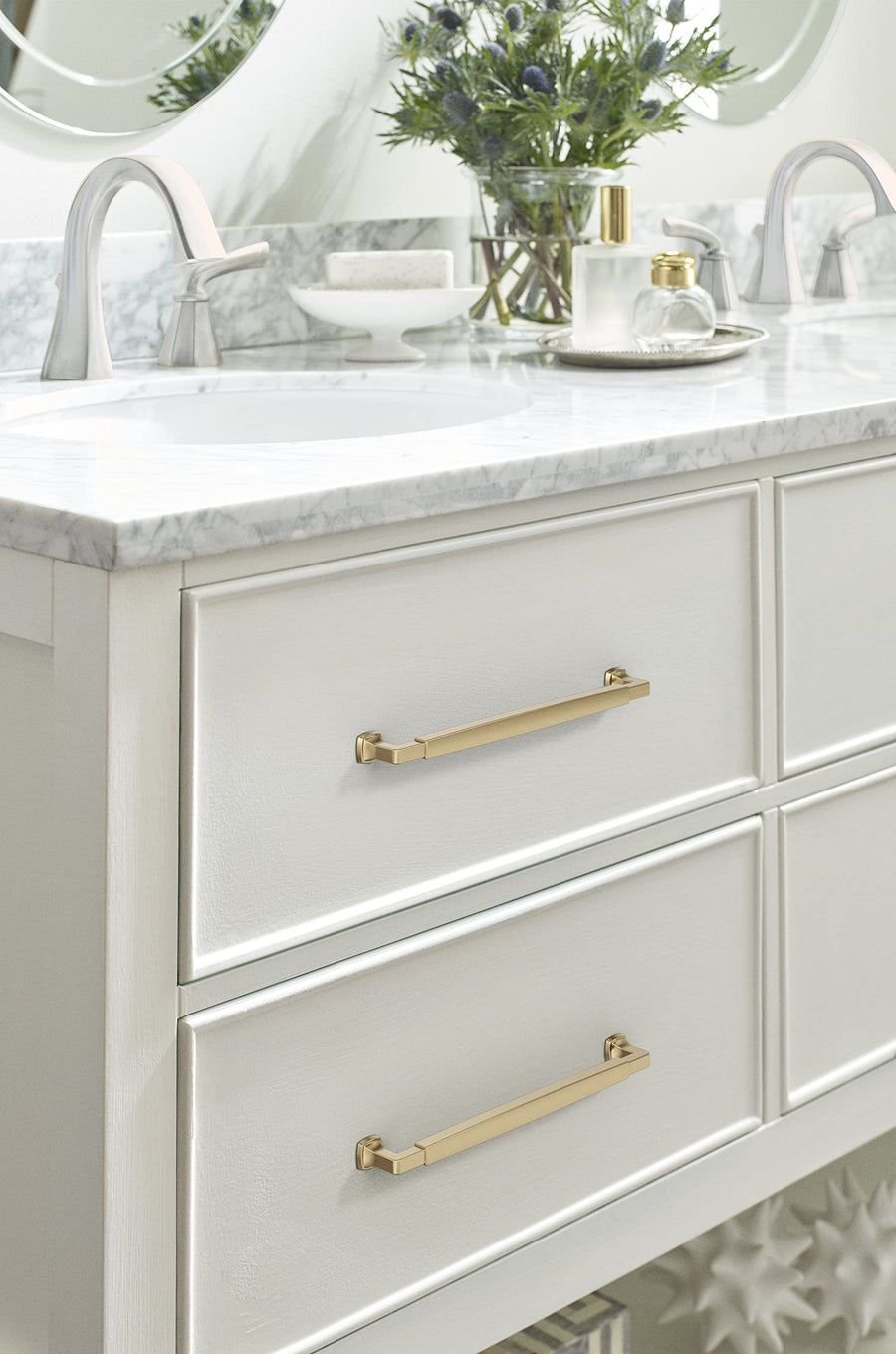 Kitchen idea with the Amerock BP37400CZ Champagne Bronze Cabinet Pull 10-1/16 in (256 mm) Ce, Amerock